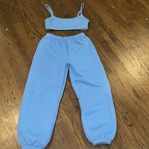 worn only a few times, very comfy, super cute set